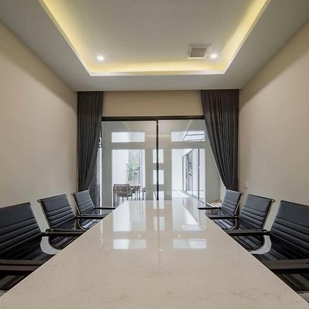 The Valen Resort Bangkok Exterior photo