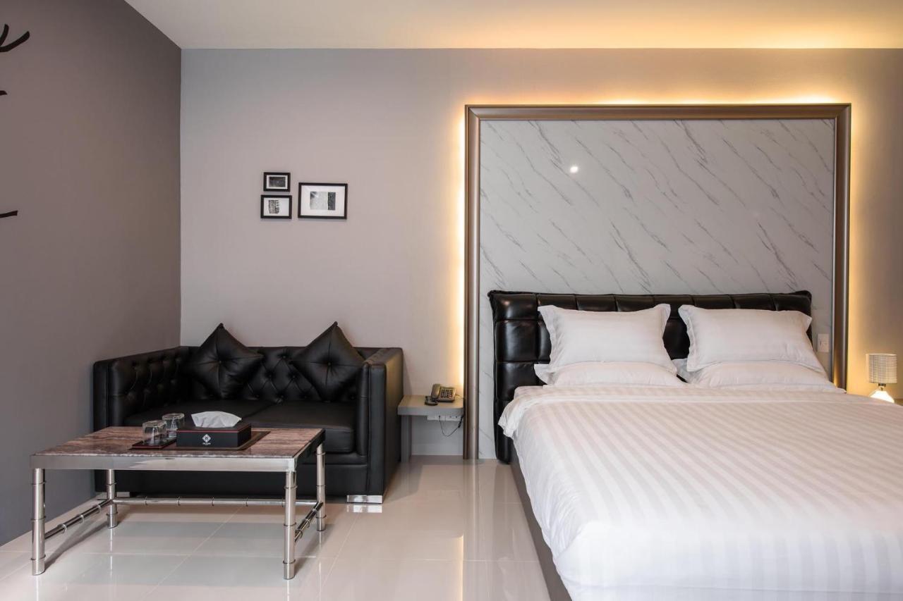 The Valen Resort Bangkok Exterior photo