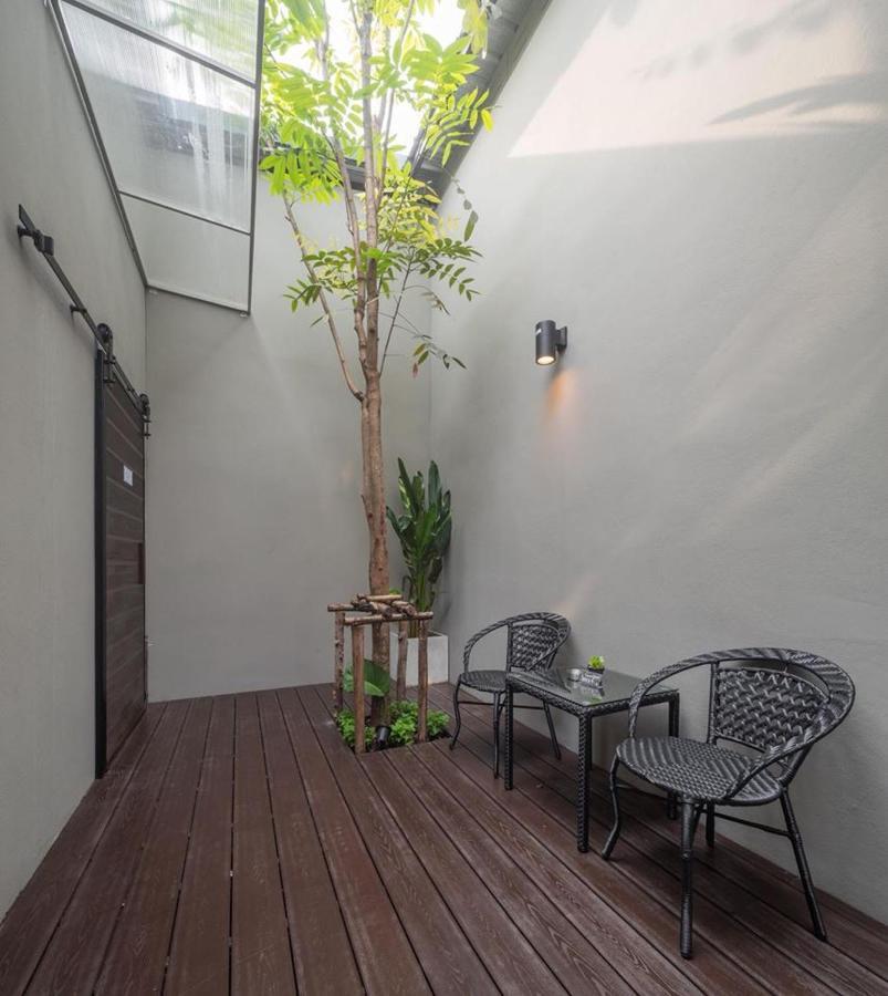 The Valen Resort Bangkok Exterior photo